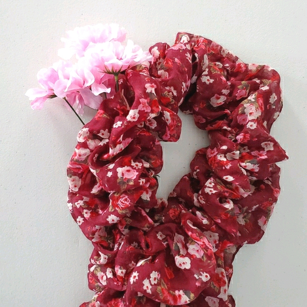 Red 🌸 Floral 🌸 Neck Scarf